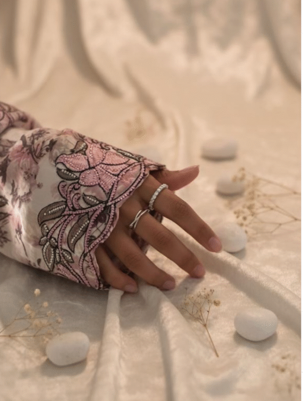 Elegant silver ring by MIOR, MIOR silver bracelet collection, مجموعة أساور فضة MIOR, خاتم فضة أنيق من MIOR, Elegant silver ring by MIOR, اكسسوارات فضة أنيقة MIOR